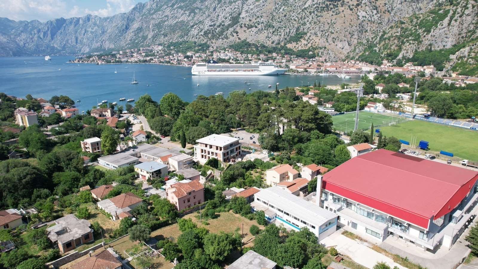 0ff42032-33d6-47b1-9485-4b784933f633