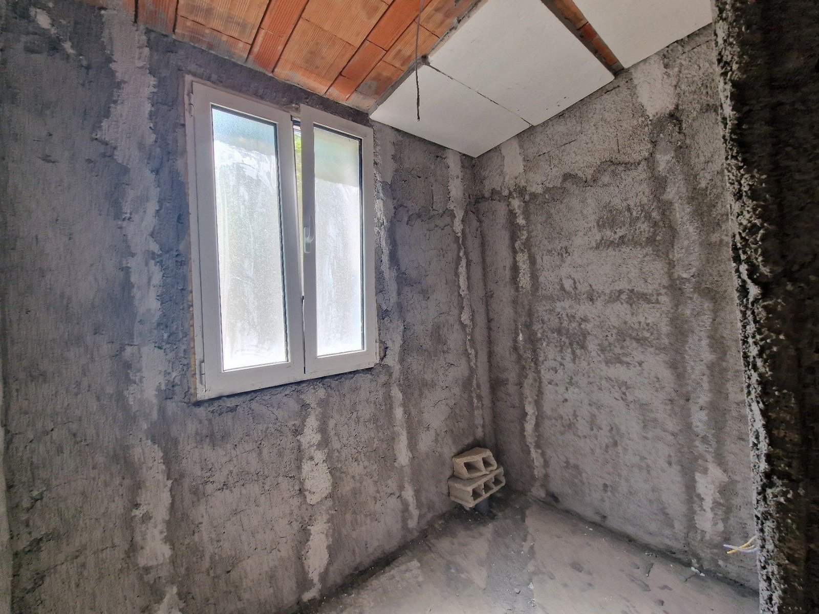 697bbd29-19dc-4c42-a94b-81505c319f21